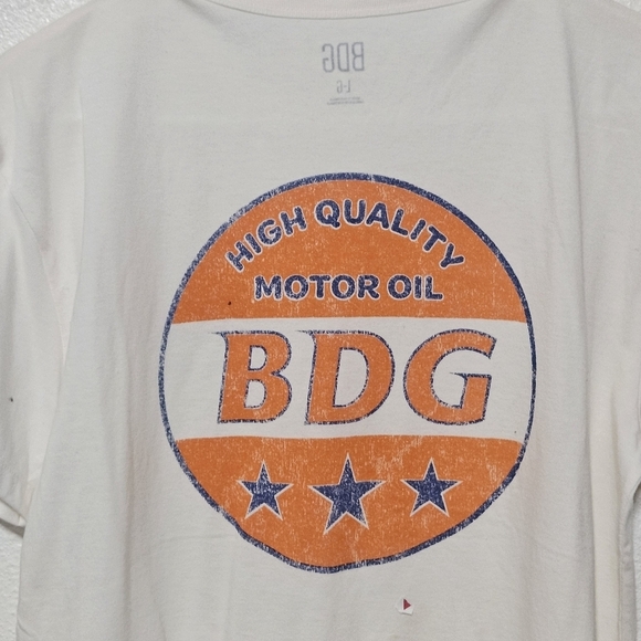 BDG White Graphic Tee size large - Picture 7 of 9